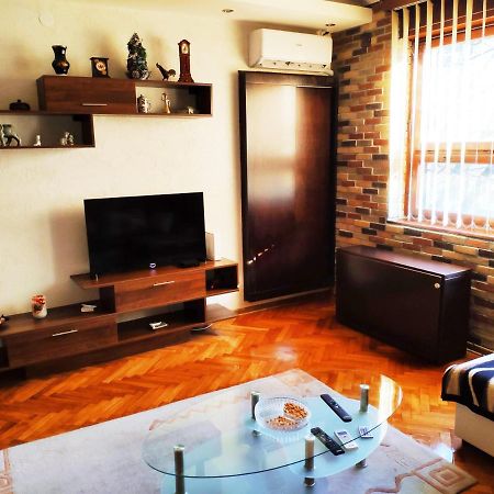 V2 With Love - Vintage Modern And Spacious Belgrád Kültér fotó