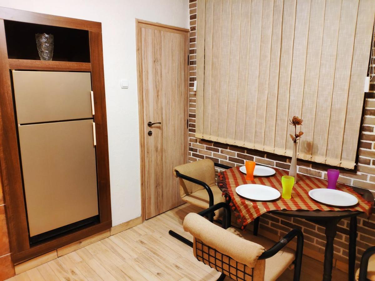 V2 With Love - Vintage Modern And Spacious Belgrád Kültér fotó