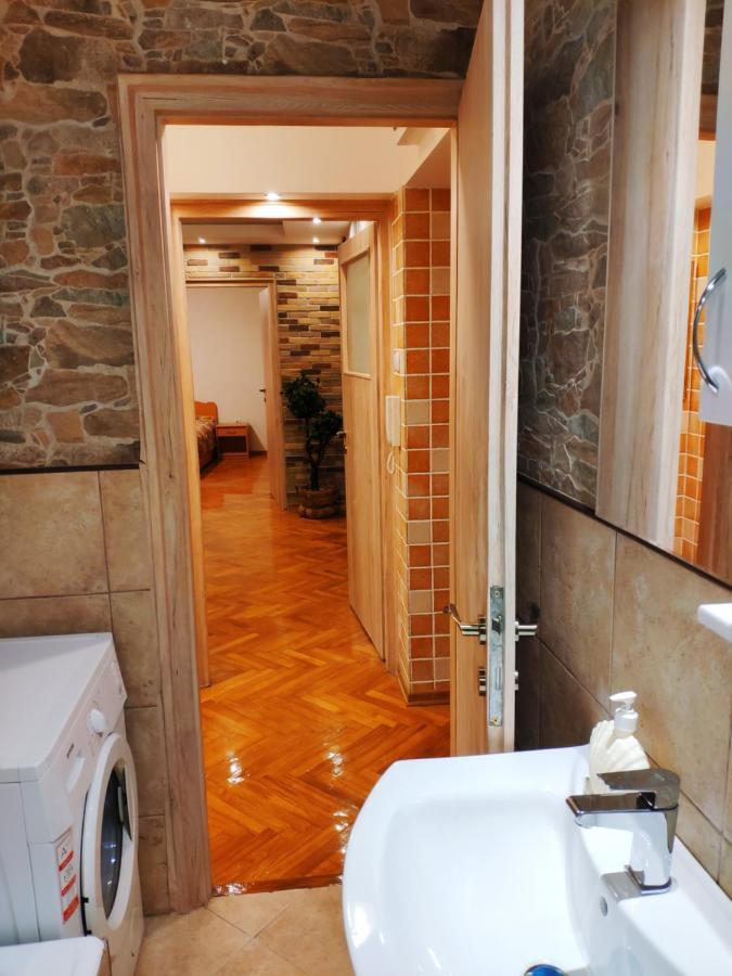 V2 With Love - Vintage Modern And Spacious Belgrád Kültér fotó